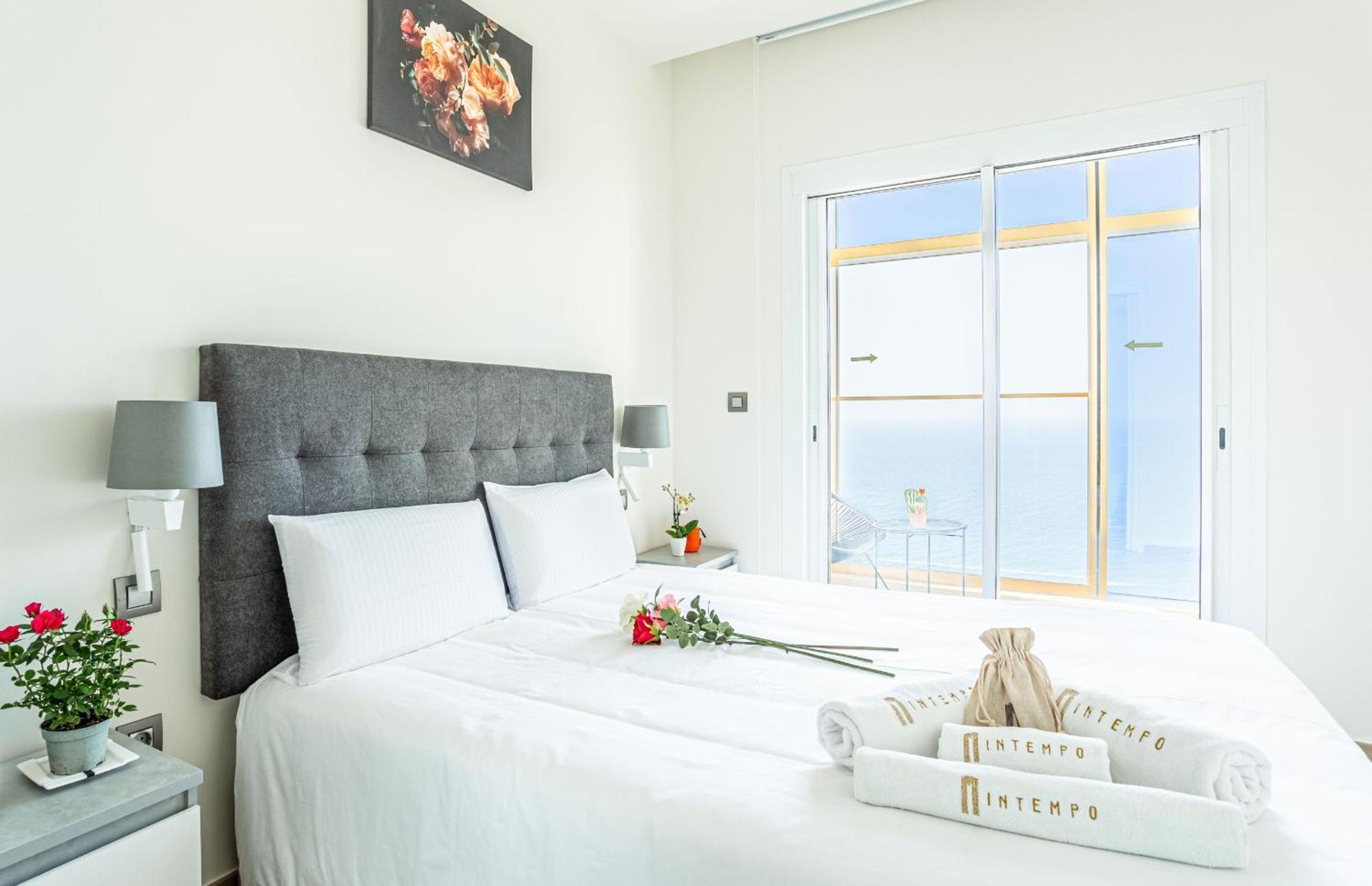 Апартаменты Intempo By Holuxe - 272 - 27Th Floor Бенидорм Экстерьер фото